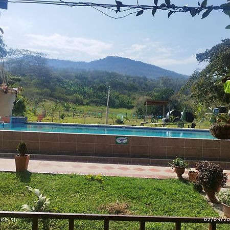 Hotel Campestre La Fuente - Piscina Moniquirá Εξωτερικό φωτογραφία